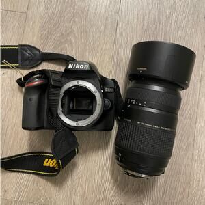 Nikon D3200 DSLR Camera w/ LD DI Tamrom Zoom Lens 70-300mm